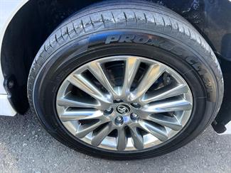 2015 Toyota Harrier - Thumbnail