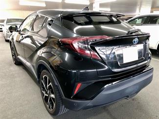 2018 Toyota C-HR - Thumbnail