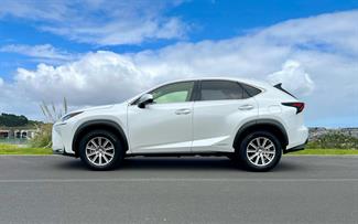 2015 Lexus NX300H - Thumbnail