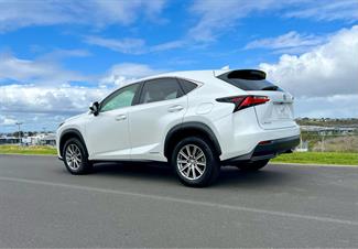 2015 Lexus NX300H - Thumbnail