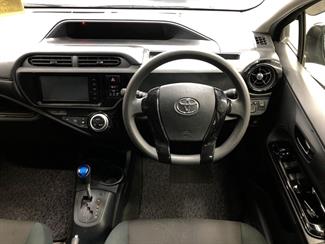 2017 Toyota Aqua - Thumbnail