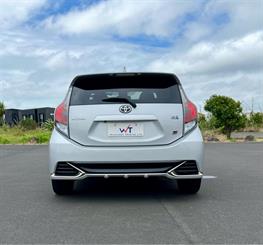 2018 Toyota Aqua - Thumbnail