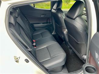 2018 Toyota C-HR - Thumbnail