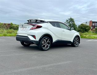 2018 Toyota C-HR - Thumbnail