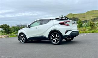 2018 Toyota C-HR - Thumbnail