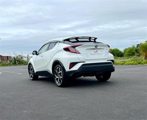 2018 Toyota C-HR - Thumbnail