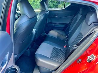 2020 Toyota C-HR - Thumbnail