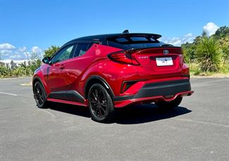 2020 Toyota C-HR - Thumbnail