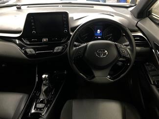 2021 Toyota C-HR - Thumbnail