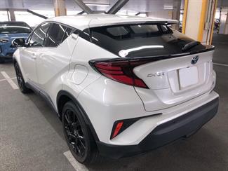 2021 Toyota C-HR - Thumbnail