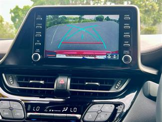 2021 Toyota C-HR - Thumbnail