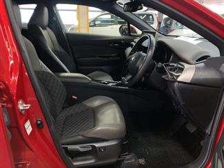 2021 Toyota C-HR - Thumbnail