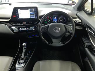 2021 Toyota C-HR - Thumbnail