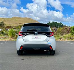 2020 Toyota Yaris - Thumbnail