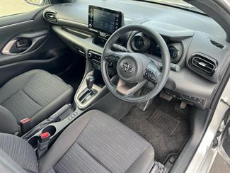 2020 Toyota Yaris - Thumbnail
