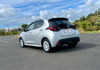 2020 Toyota Yaris - Thumbnail