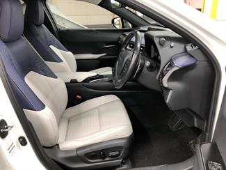 2021 Lexus UX 250H - Thumbnail