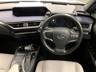 2021 Lexus UX 250H - Thumbnail