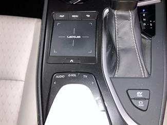 2021 Lexus UX 250H - Thumbnail