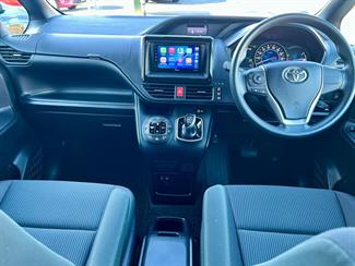 2019 Toyota Voxy - Thumbnail