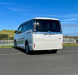 2019 Toyota Voxy - Thumbnail