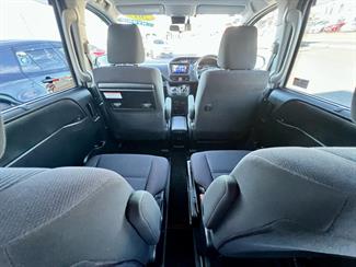 2019 Toyota Voxy - Thumbnail