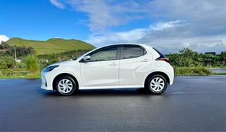 2020 Toyota Yaris - Thumbnail