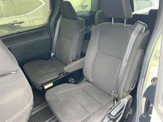 2018 Toyota Esquire - Thumbnail