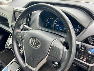 2018 Toyota Esquire - Thumbnail