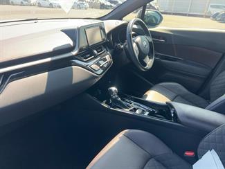 2018 Toyota C-HR - Thumbnail