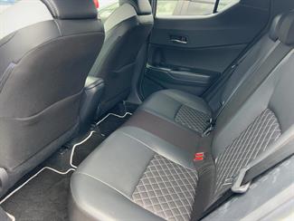 2019 Toyota C-HR - Thumbnail