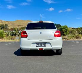 2022 Suzuki Swift - Thumbnail