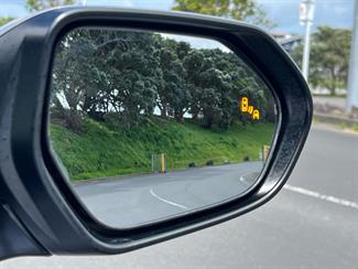 2017 Toyota C-HR - Thumbnail