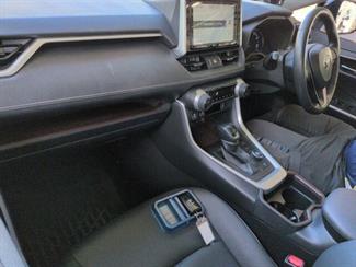 2021 Toyota RAV4 - Thumbnail