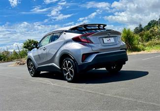 2018 Toyota C-HR - Thumbnail