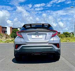 2018 Toyota C-HR - Thumbnail