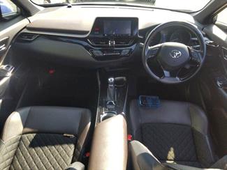 2018 Toyota C-HR - Thumbnail