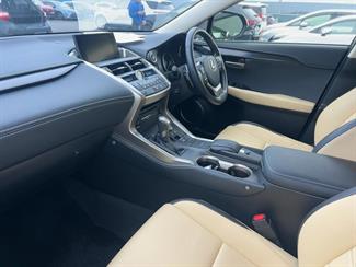 2016 Lexus NX300H - Thumbnail